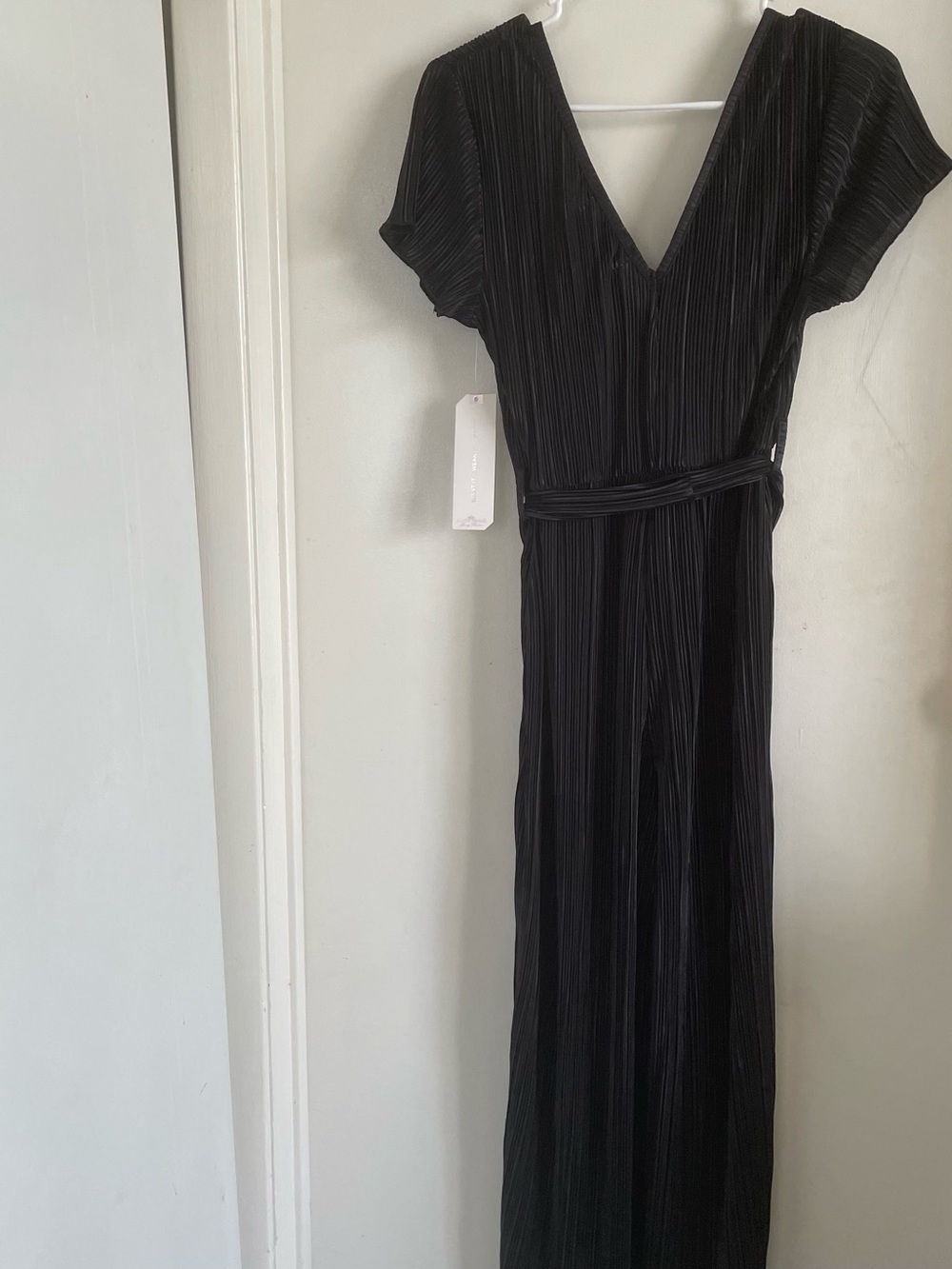 Almost Famous Black Pleated V‑Neck Jumpsuit
